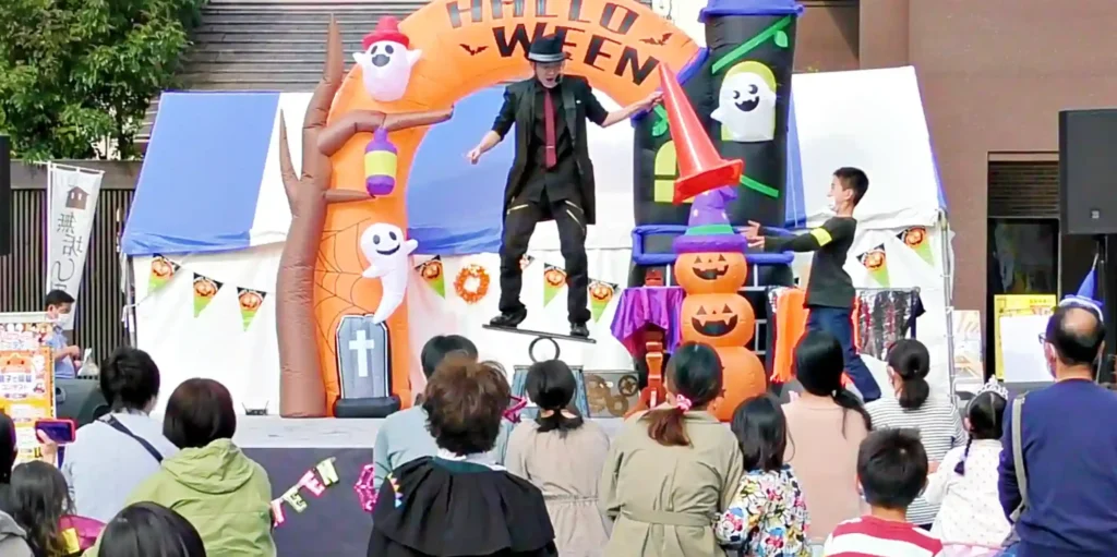 岐阜県のハウジングのイベントで屋外マジックショー
